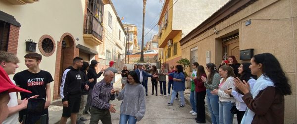 Participantes CEO-Y descubren la cultura con las personas mayores de Mangas Verdes